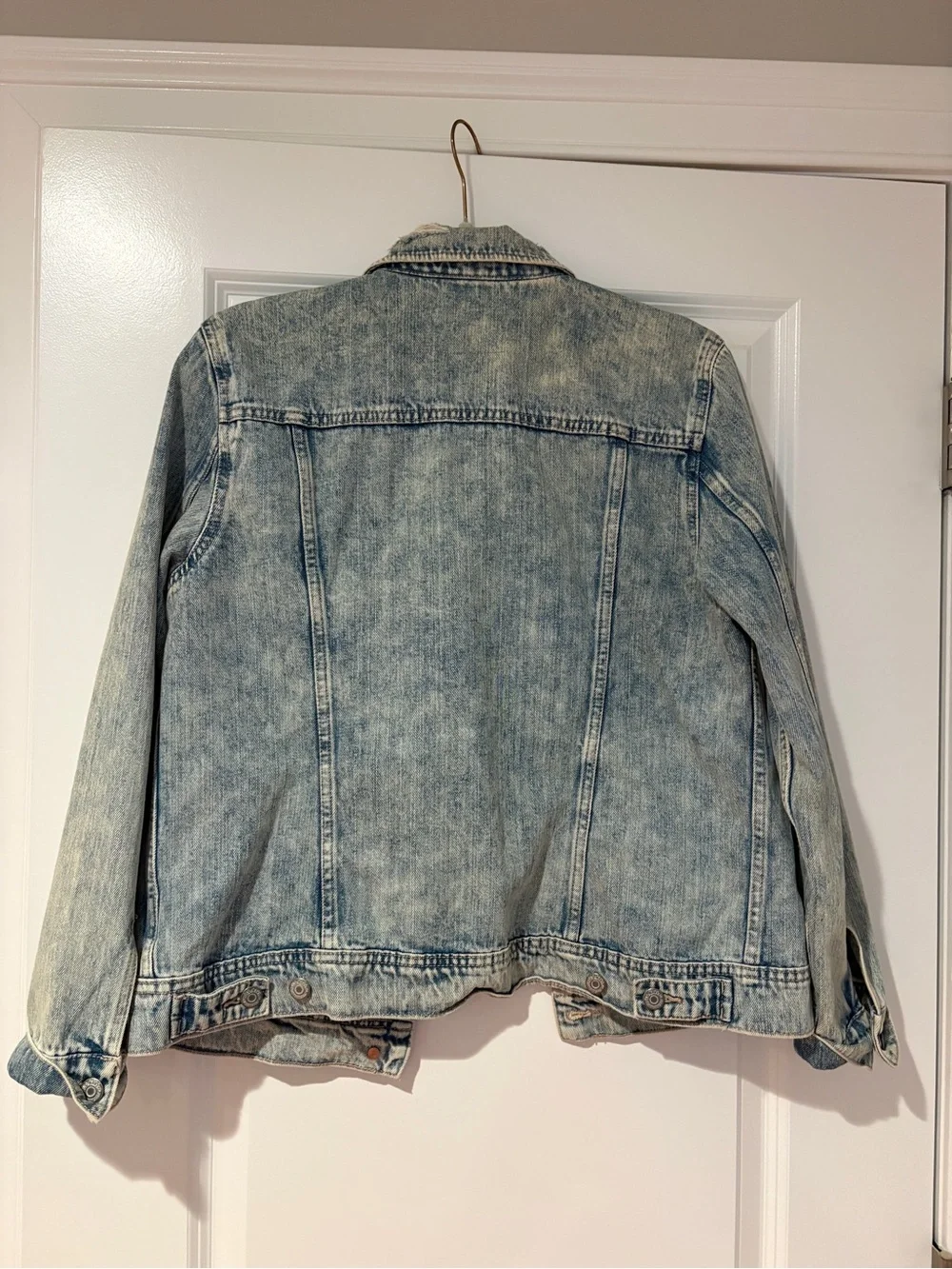 Old Navy Light Blue Washed Denim Jacket - Women